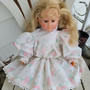 VICTORIAN COROLLE GIRL DOLL BLONDE HAIR 21" TALL NUMBERED VERY SWEET LOOKING
